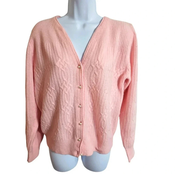 Elegant Pink Women's Cardigan - Picture 2 of 6